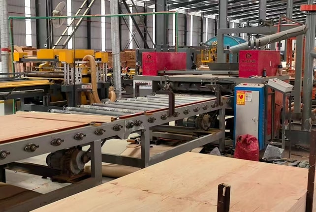 Panel Cutting Machine